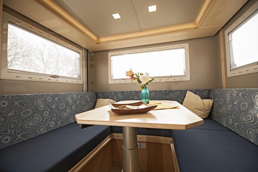 Интерьер Mercedes-Benz Sprinter Bimobil HR 380 (Br.906) 2018 года  (фото 10 из 10)